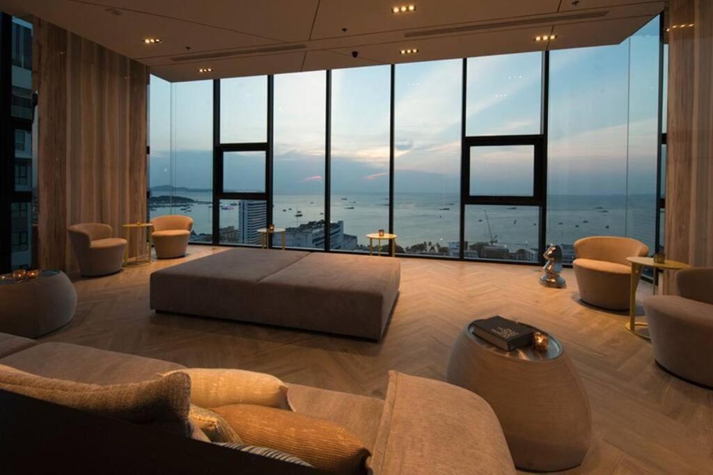 The Base Condo Center Of Pattaya Rooftop Swimming Pool Luaran gambar