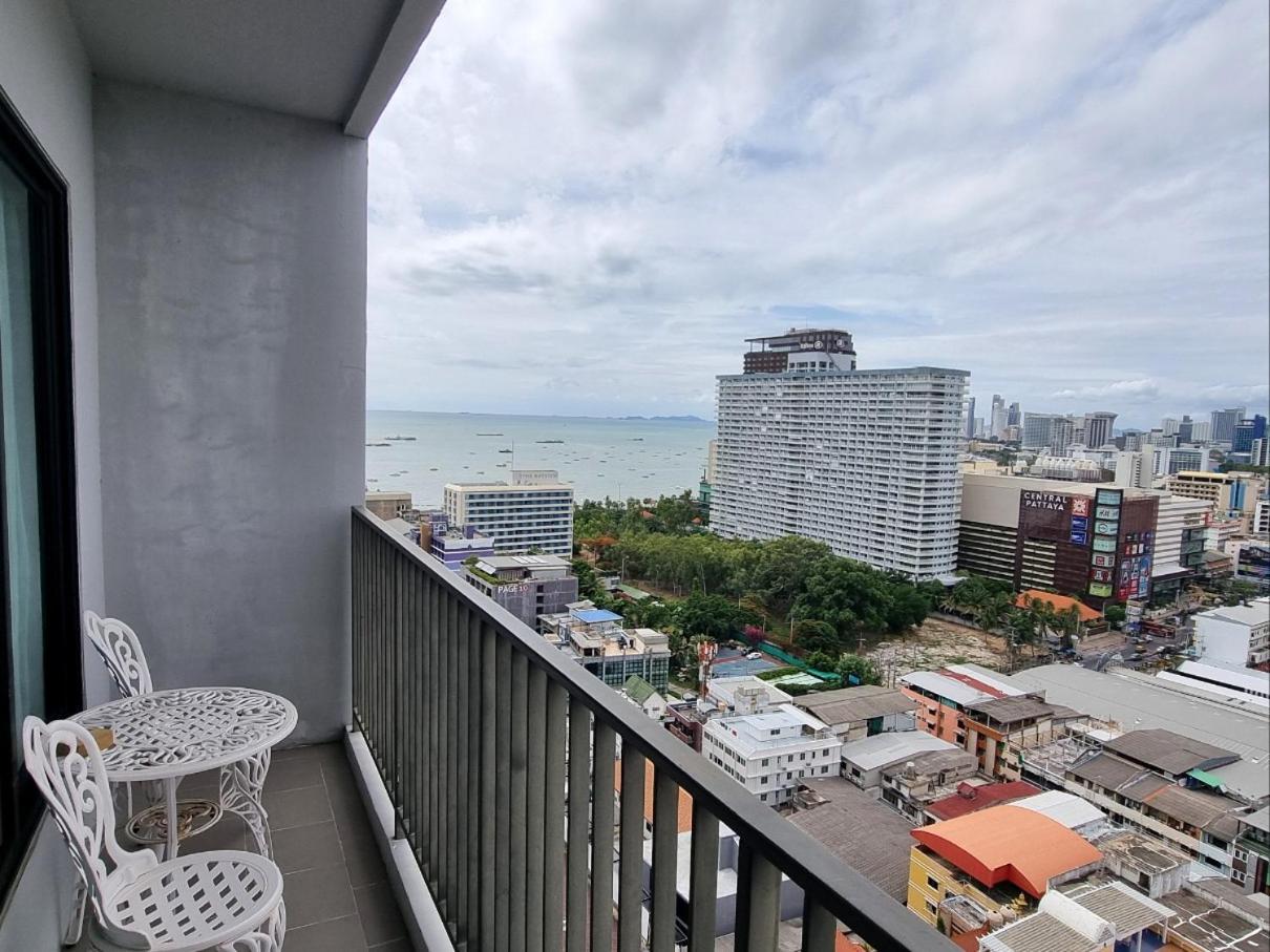 The Base Condo Center Of Pattaya Rooftop Swimming Pool Luaran gambar