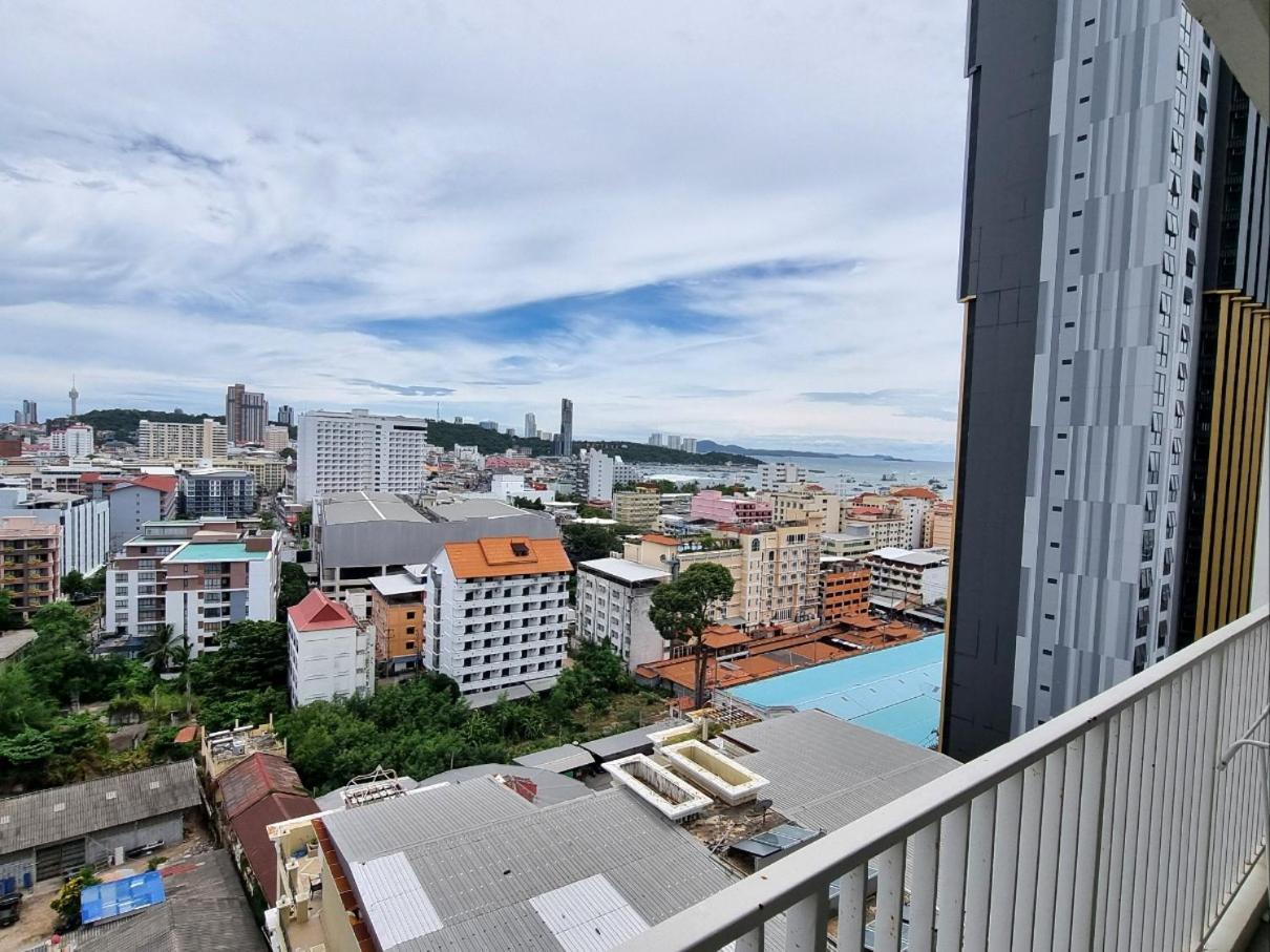 The Base Condo Center Of Pattaya Rooftop Swimming Pool Luaran gambar